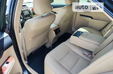 Седан Toyota Camry 2012 в Львові