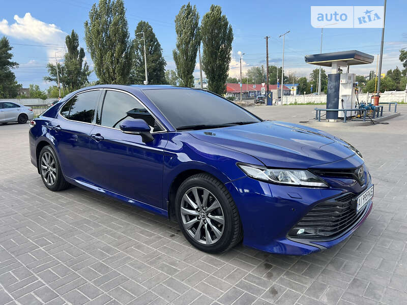 Седан Toyota Camry 2019 в Києві