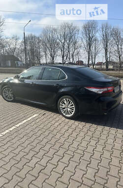 Седан Toyota Camry 2019 в Миргороді