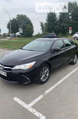 Седан Toyota Camry 2017 в Вышгороде