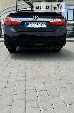 Седан Toyota Camry 2012 в Червонограді