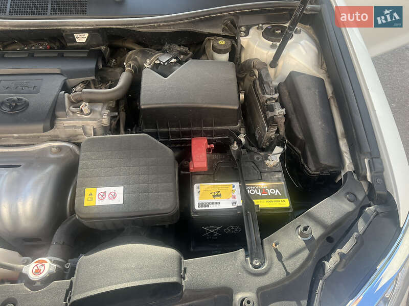 Седан Toyota Camry 2017 в Житомире