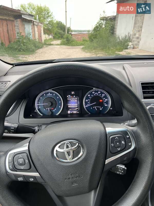 Седан Toyota Camry 2014 в Харкові