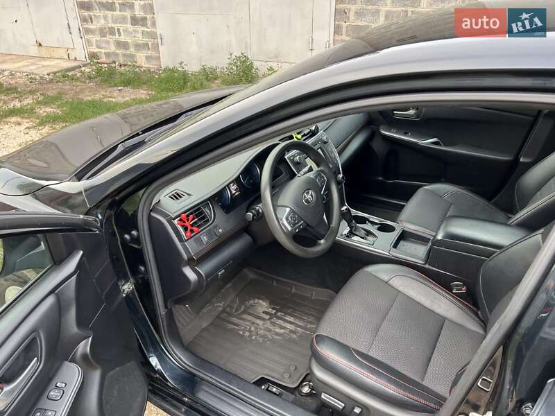 Седан Toyota Camry 2014 в Харкові