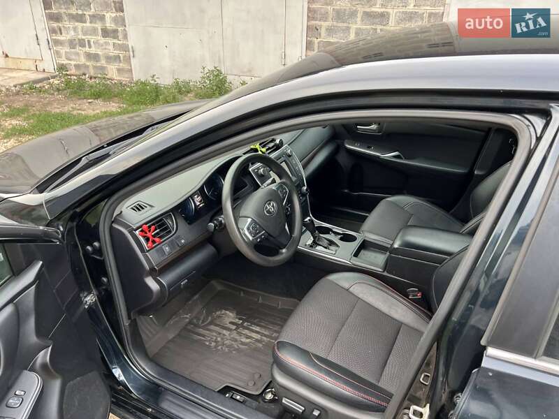 Седан Toyota Camry 2014 в Харкові