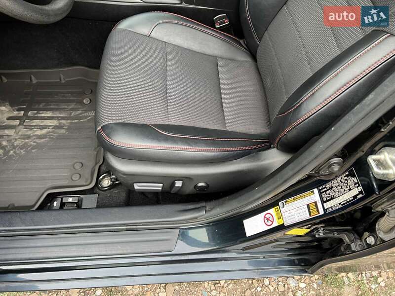 Седан Toyota Camry 2014 в Харкові