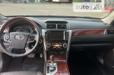 Седан Toyota Camry 2013 в 