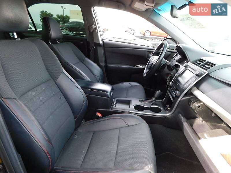 Седан Toyota Camry 2015 в Хмільнику