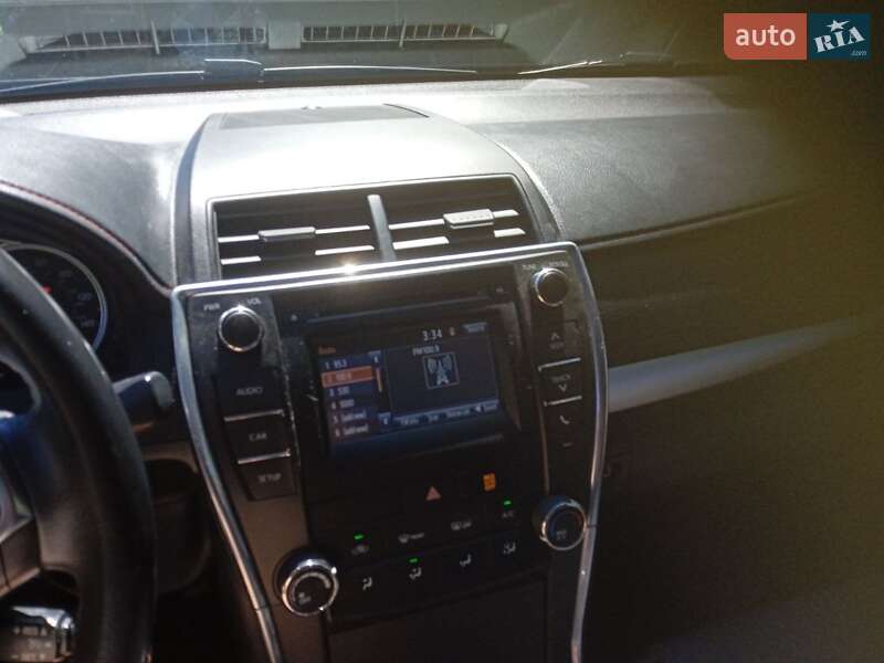 Седан Toyota Camry 2015 в Хмільнику