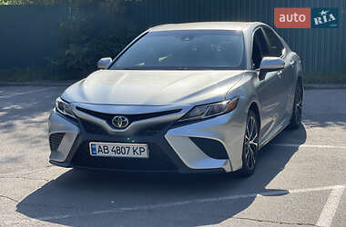 Седан Toyota Camry 2017 в 