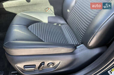 Седан Toyota Camry 2019 в 