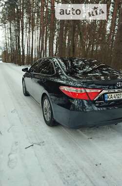 Седан Toyota Camry 2016 в Киеве