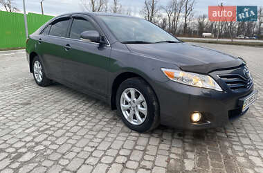 Седан Toyota Camry 2011 в Козове