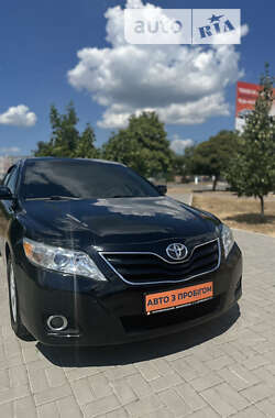 Седан Toyota Camry 2011 в Кропивницком