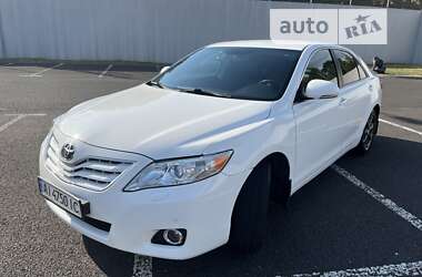 Седан Toyota Camry 2009 в Киеве