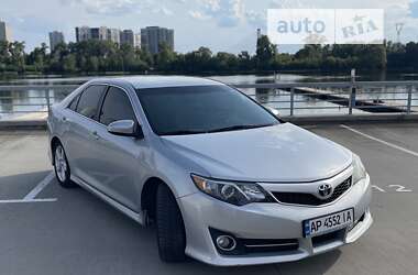 Седан Toyota Camry 2014 в Києві