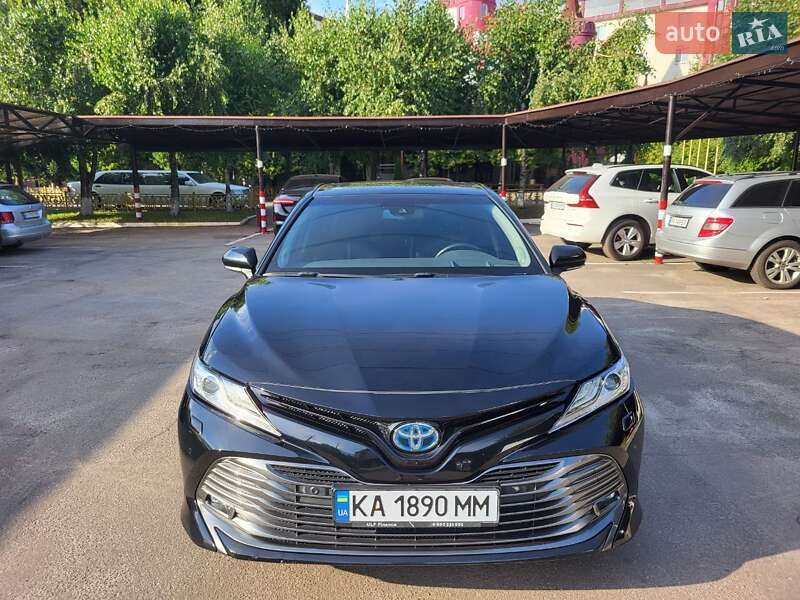 Toyota Camry 2019