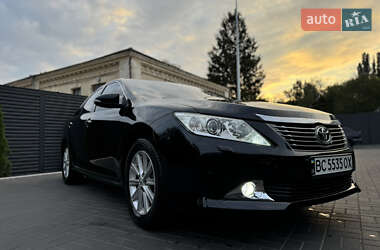 Седан Toyota Camry 2012 в Черкасах