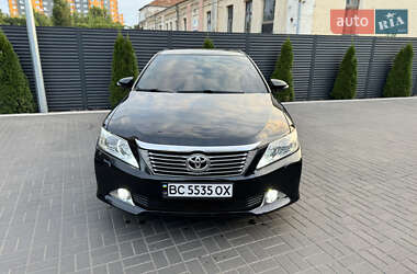 Седан Toyota Camry 2012 в Черкасах