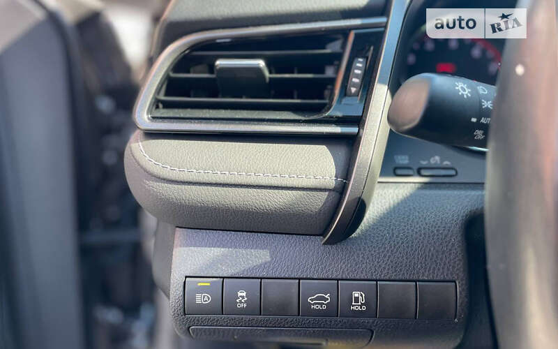 Седан Toyota Camry 2019 в Чернівцях