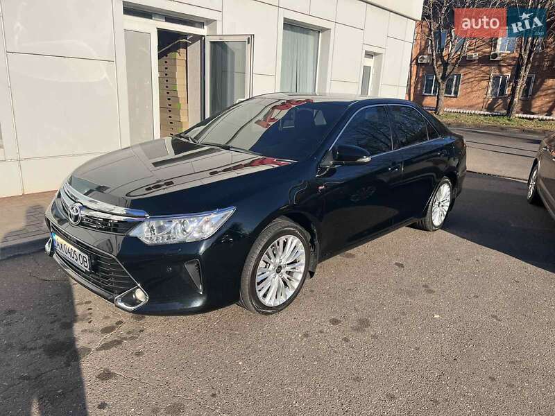 Седан Toyota Camry 2017 в Кривому Розі