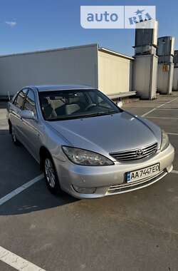 Седан Toyota Camry 2005 в Києві