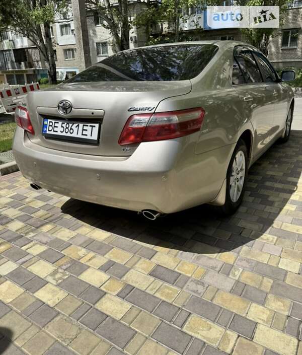 Седан Toyota Camry 2008 в Николаеве