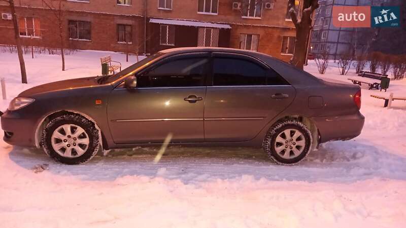 Седан Toyota Camry 2004 в Харькове