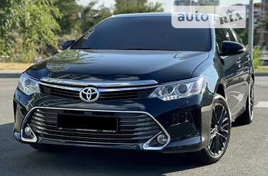 Седан Toyota Camry 2014 в Дніпрі