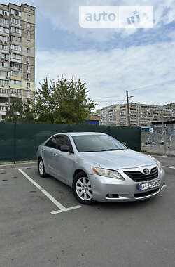 Седан Toyota Camry 2006 в Киеве