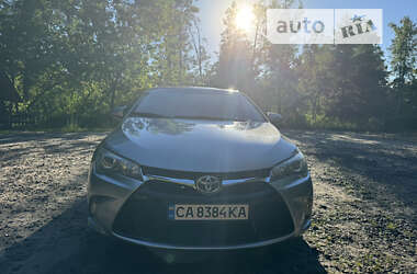 Седан Toyota Camry 2015 в Черкасах