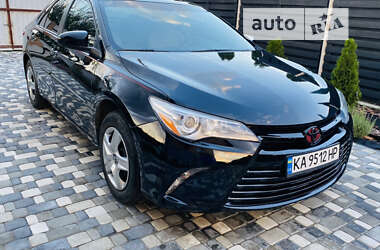 Седан Toyota Camry 2017 в Києві