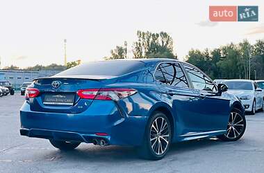 Седан Toyota Camry 2017 в Харькове