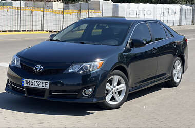 Седан Toyota Camry 2012 в Сумах