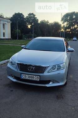 Седан Toyota Camry 2013 в Прилуках