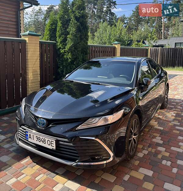 Седан Toyota Camry 2021 в Вышгороде
