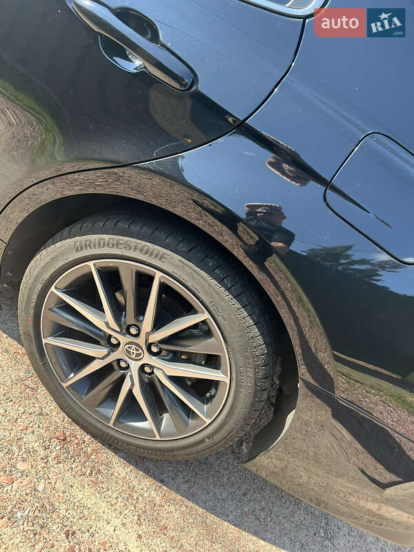 Седан Toyota Camry 2021 в Вышгороде