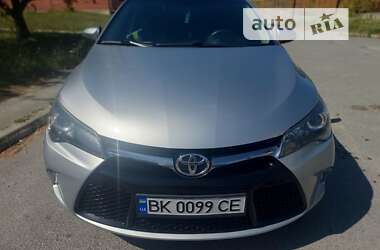 Седан Toyota Camry 2015 в Звягелі