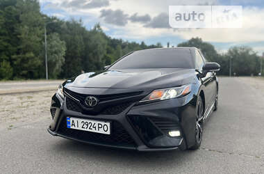 Седан Toyota Camry 2017 в Днепре