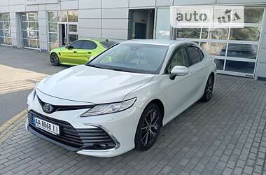 Седан Toyota Camry 2021 в Києві