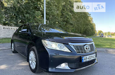 Седан Toyota Camry 2013 в Виннице