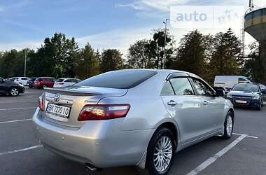 Седан Toyota Camry 2008 в Ровно