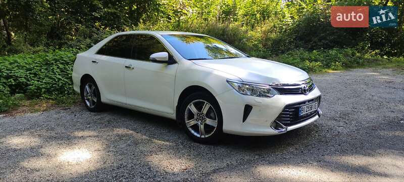 Седан Toyota Camry 2015 в Полтаві