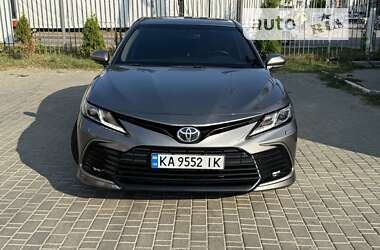 Седан Toyota Camry 2021 в Киеве