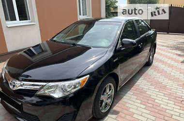 Седан Toyota Camry 2013 в Рівному