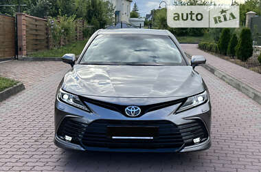 Седан Toyota Camry 2022 в Черновцах