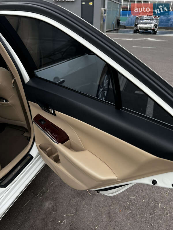 Седан Toyota Camry 2012 в Києві