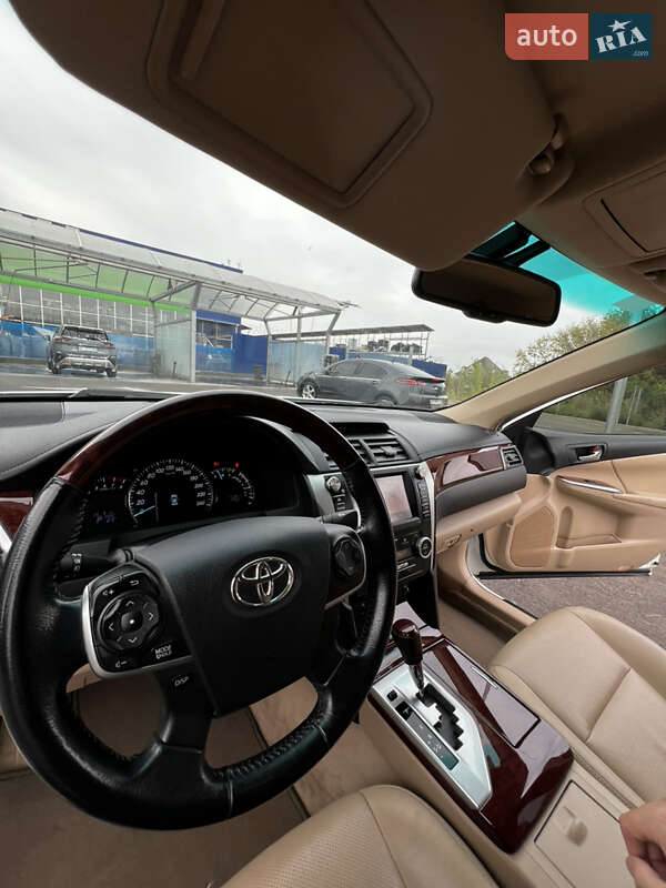 Седан Toyota Camry 2012 в Києві