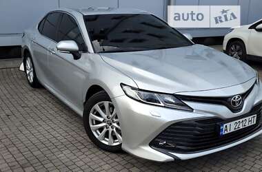 Седан Toyota Camry 2017 в Києві