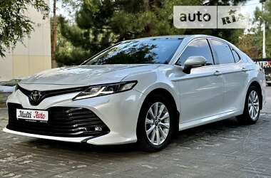 Седан Toyota Camry 2019 в Дніпрі